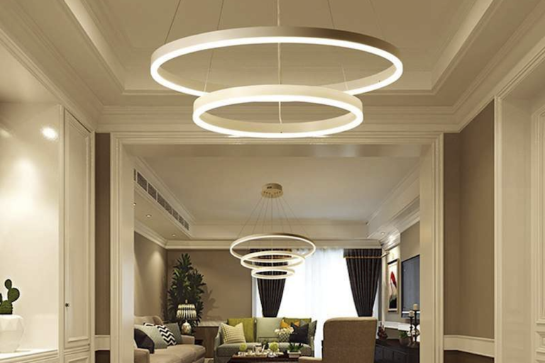 Exclusivo candelabro LED ondulado para sala de estar moderna