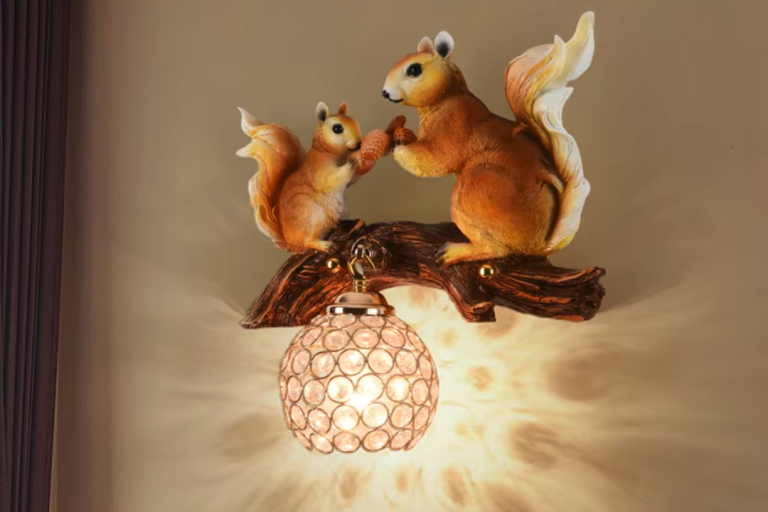 Lámpara de pared infantil estilo europeo con ardilla de resina de cristal