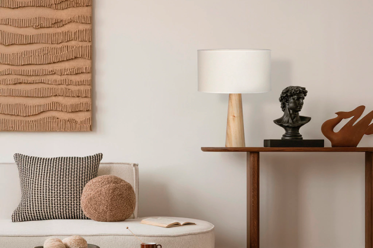 Lámpara de mesa con pantalla de lino orgánico para dormitorio